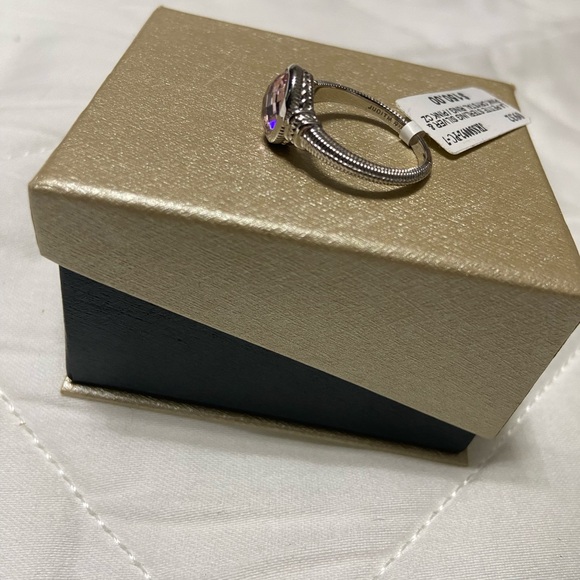 Sterling silver ring with pink crystal - Picture 3 of 4